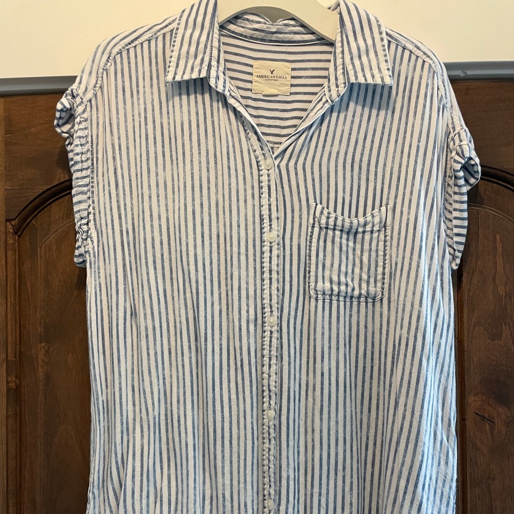 American Eagle button down